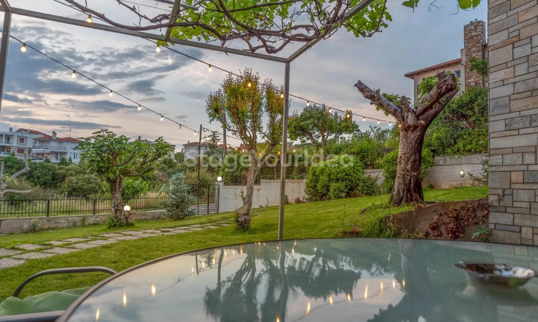 Villa Hillock: Traditional Luxury with Garden for Gatherings Thessaloniki