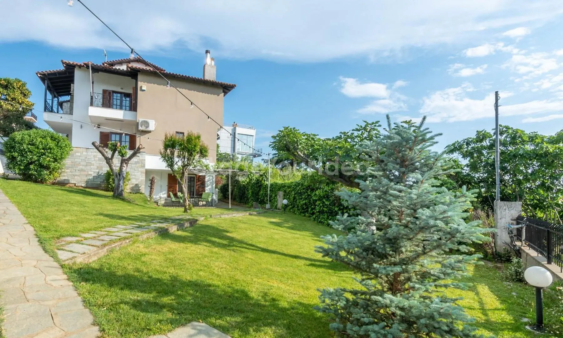 Villa Hillock: Traditional Luxury with Garden for Gatherings Thessaloniki Greece