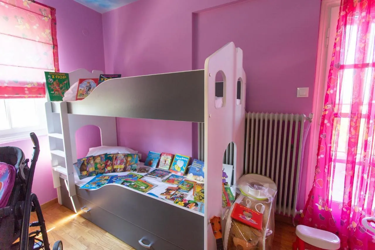 Τraditional Fully Detached Villa On A Luxurious Hillock Of Thessaloniki With Its Own Garden Also For Family & Wedding Gatherings For 10 To 25 People Only 15 Minutes From Airport